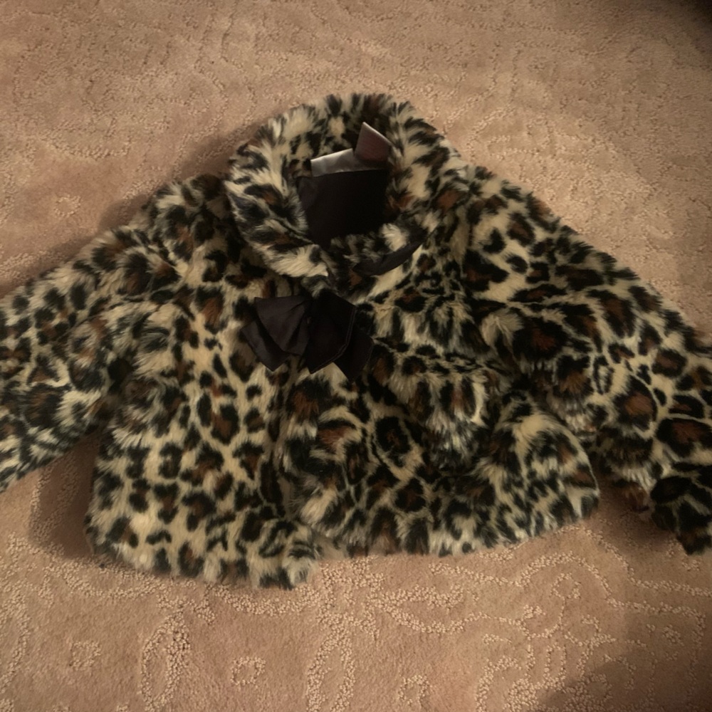 Toddler Leopard Fur coat. Soooo adorable!